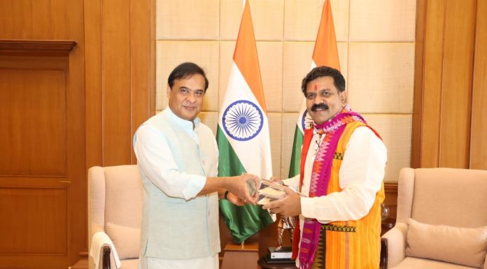 उपमुख्यमंत्री विजय शर्मा ने असम के मुख्यमंत्री श्री हिमन्त बिस्वा सरमा से की मुलाकात