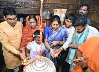 राजस्व मंत्री ने सोमनाथ में पूजा अर्चना कर प्रदेशवासियों के लिए सुख-शांति-समृद्धि की कामना की