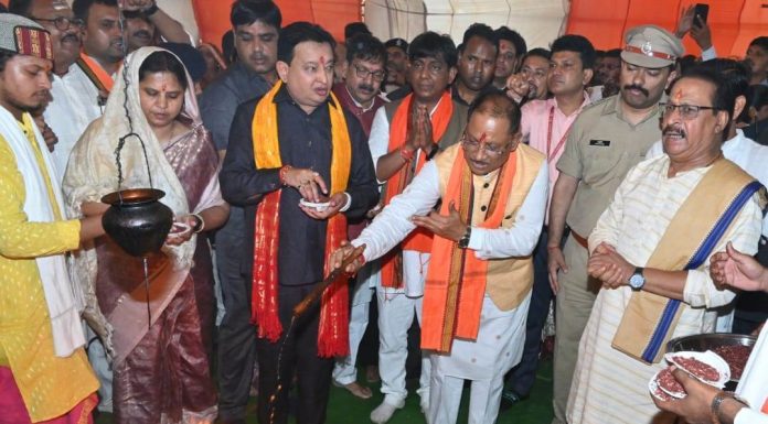 मुख्यमंत्री विष्णुदेव साय रूद्रामहाभिषेक में शामिल हुए