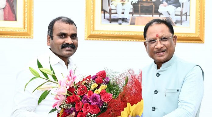 मुख्यमंत्री विष्णुदेव साय से केंद्रीय राज्यमंत्री डॉ. एल. मुरुगन ने सौजन्य मुलाकात की