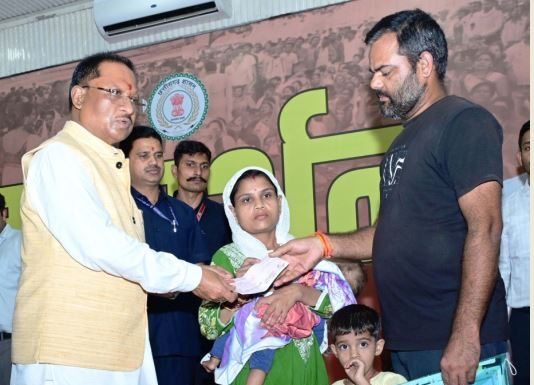 रायपुर : जनदर्शन में समस्याओं का हो रहा त्वरित निदान