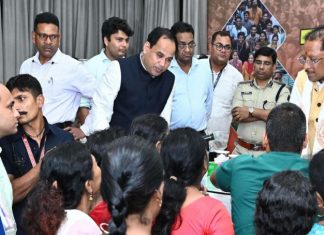 रायपुर : मुख्यमंत्री श्री साय ने जनदर्शन में हजारों लोगों की सुनी समस्याएं