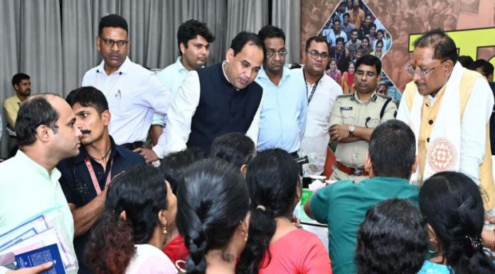 रायपुर : मुख्यमंत्री श्री साय ने जनदर्शन में हजारों लोगों की सुनी समस्याएं