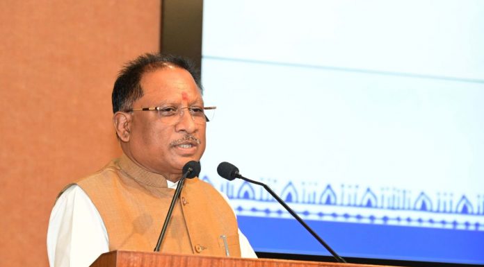 अधिकारी स्वयं को जनता का सेवक मानते हुए पूरे समर्पण, मेहनत और ईमानदारी से अपने कर्तव्यों का करें निर्वहन: मुख्यमंत्री विष्णु देव साय