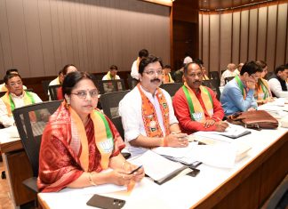 दिल्ली में हुई सदस्यता अभियान की बैठक में शामिल हुए संगठन महामंत्री पवन साय,सदस्यता प्रभारी अनुराग सिंहदेव और सांसद रूप कुमारी चौधरी