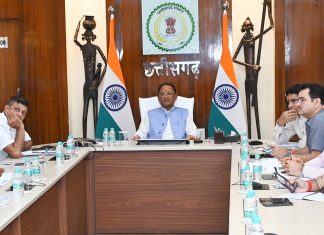 मुख्यमंत्री विष्णु देव साय खेल एवं युवा कल्याण विभाग के कार्यों की कर रहे हैं समीक्षा