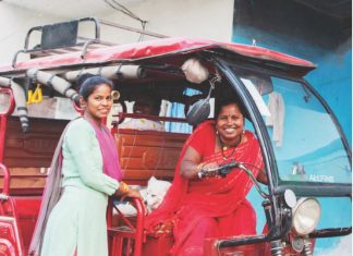 दीदी ई-रिक्शा सहायता योजना’ से बदली अन्नू की तकदीर