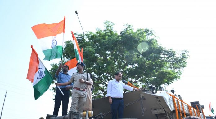 मुख्यमंत्री विष्णुदेव साय के नेतृत्व और पहल में हो रहे भव्य सैन्य समारोह के लिए आज राजधानी रायपुर पहुंचे भारतीय सेना के भीष्म टैंक और अन्य आर्टिलरी का शानदार स्वागत किया गया