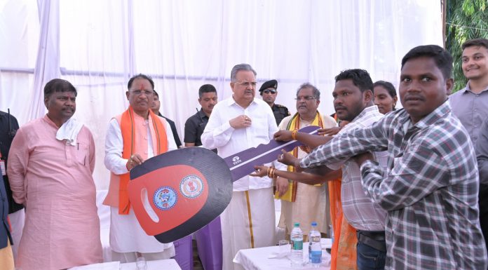 मुख्यमंत्री विष्णु देव साय ने ग्राम मसेनार एवं पाहुरनार को प्रदान किया संपूर्ण जैविक ग्राम का प्रमाण पत्र