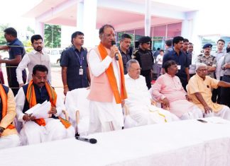 मुख्यमंत्री विष्णु देव साय ने सर्किट हाऊस में जनप्रतिनिधियों और गणमान्य नागरिकों से भेंटकर दी नवरात्र पर्व की बधाई