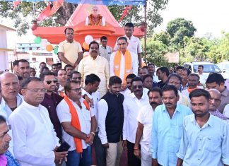 भारत रत्न स्व. श्री अटल बिहारी बाजपेयी के प्रतिमा का टंकराम वर्मा ने किया अनावरण