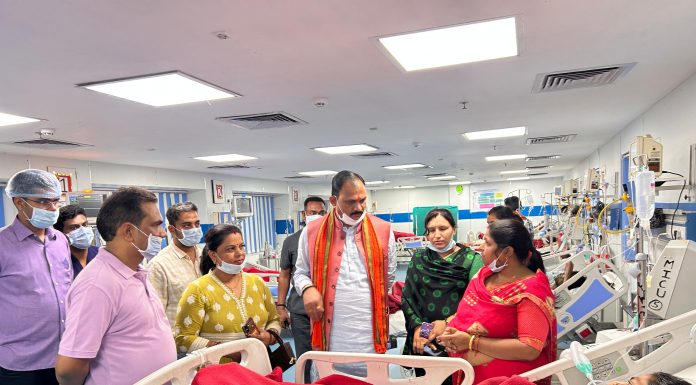 स्वास्थ्य मंत्री ने किया मेकाहारा अस्पताल का निरीक्षण