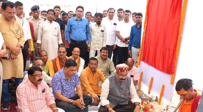 उप मुख्यमंत्री अरुण साव ने मनियारी नदी पर बनने वाले पुल का किया शिलान्यास
