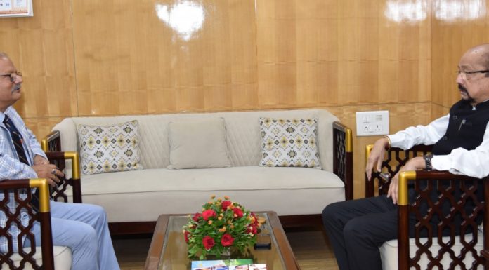 राज्यपाल डेका से छत्तीसगढ़ राज्य मानवाधिकार आयोग के अध्यक्ष ने सौजन्य भेंट की