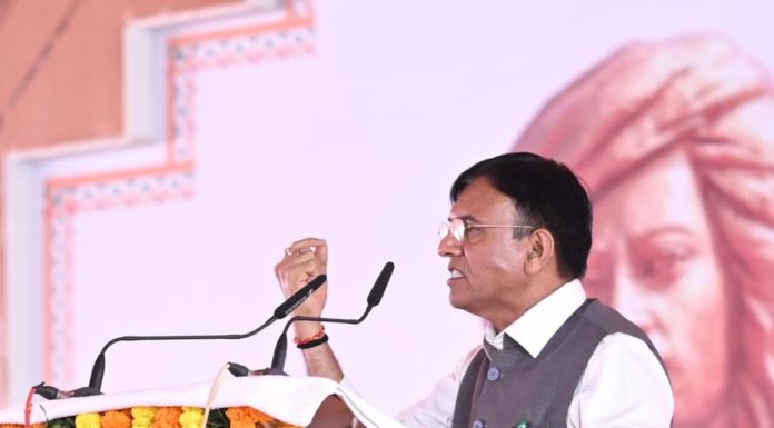 केन्द्रीय मंत्री डॉ. मंडाविया ने युवाओं से देश के विकास और सामाजिक सरोकार से जुड़ने का किया आव्हान