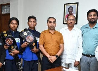 मुख्यमंत्री ने किक बॉक्सिंग खिलाड़ियों की हौसला अफजाई की