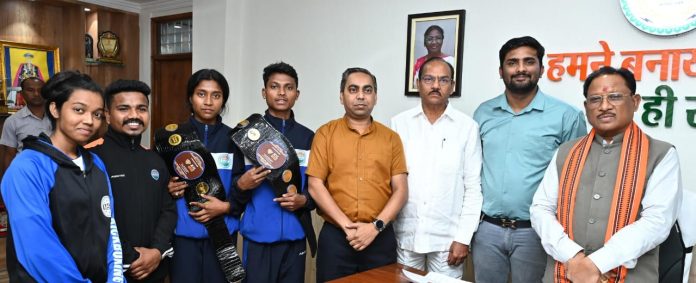Chief Minister encouraged the kick boxing players