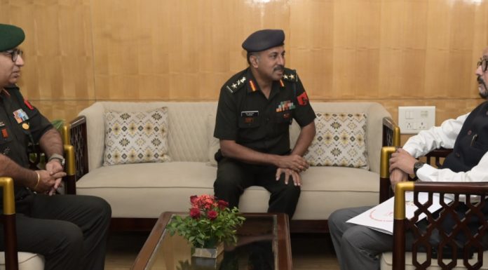 राज्यपाल डेका को सोल्जराथान कार्यक्रम हेतु आमंत्रण दिया सैन्य अधिकारियों ने