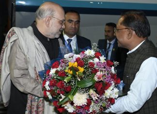 केंद्रीय गृह मंत्री अमित शाह का स्वामी विवेकानंद विमानतल पर मुख्यमंत्री विष्णुदेव साय ने किया आत्मीय स्वागत