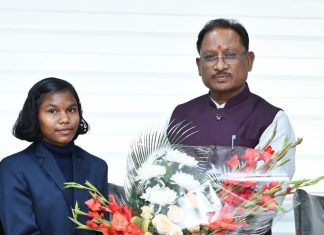 राष्ट्रीय जूडो खिलाड़ी हेमबती ने मुख्यमंत्री से कहा ओलंपिक में मेडल लेकर आना मेरा सपना