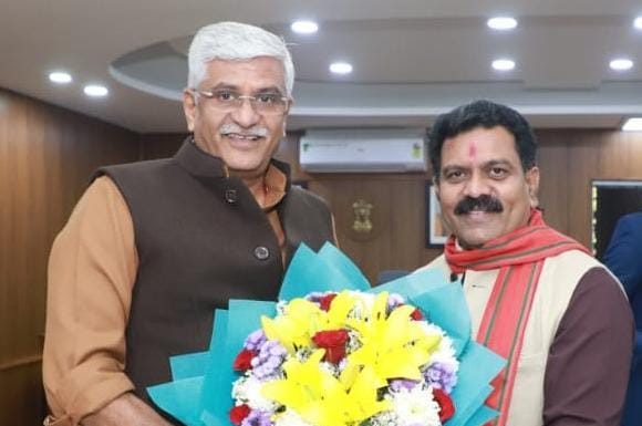 उपमुख्यमंत्री शर्मा ने केंद्रीय पर्यटन मंत्री गजेंद्र सिंह शेखावत से की मुलाकात