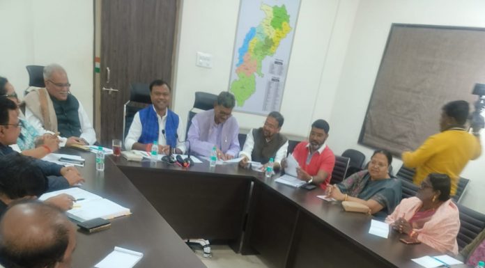 चुनावों को लेकर राजीव भवन में कांग्रेस विधायक दल की बैठक संपन्न