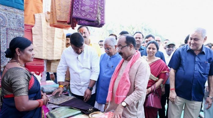 स्थानीय उत्पादों को बाजार उपलब्ध कराने और महिलाओं को सशक्त बनाने का जरिया है सरस मेला – अरुण साव