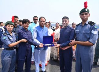 मुख्यमंत्री विष्णु देव साय ने जशपुर में विमान उड़ान प्रशिक्षण का शुभारंभ किया, एनसीसी कैडेट्स का बढ़ाया उत्साह