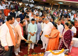 जिला पंचायत के प्रथम सम्मिलन में शामिल हुए केन्द्रीय राज्य मंत्री तोखन साहू और उप मुख्यमंत्री अरुण साव