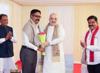 केन्द्रीय गृह मंत्री अमित शाह ने हाल ही में नक्सलवाद के विरुद्ध चलाए गए अभियानों में अहम भूमिका निभाने वाले अधिकारियों से आज नई दिल्ली में भेंट कर इन ऑपरेशंस की ऐतिहासिक सफलता पर उन्हें बधाई दी