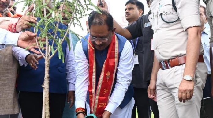 मुख्यमंत्री साय ने नवनिर्मित आधुनिक आयुर्वेदिक प्रसंस्करण इकाई और केन्द्रीय भंडार गृह परिसर का किया लोकार्पण