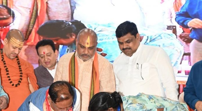 तेंदूपत्ता संग्राहकों के सम्मान में ‘चरण पादुका योजना’ का पुनः शुभारंभ – मुख्यमंत्री साय