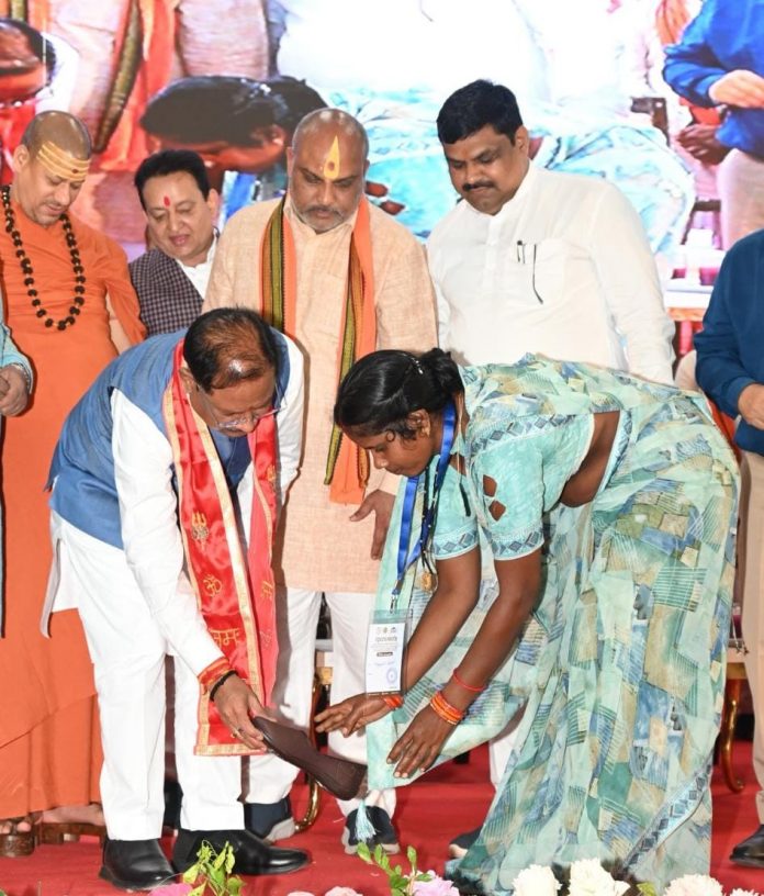 Re-launch of 'Charan Paduka Yojana' in honor of tendu leaf collectors - Chief Minister Say
