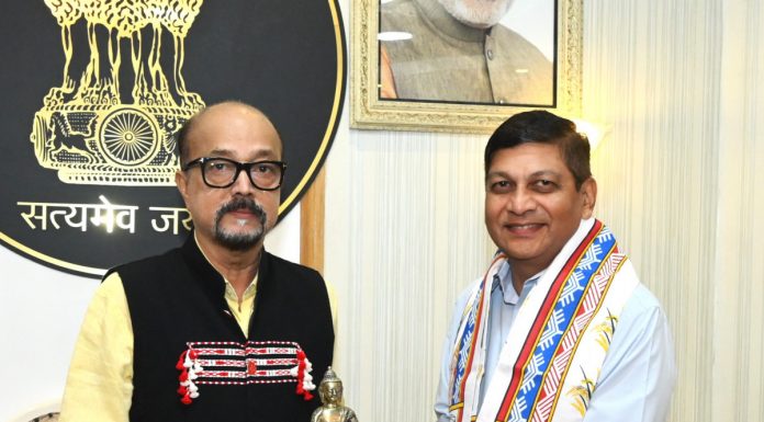 राज्यपाल डेका नेे मुख्य सचिव जैन को सेवानिवृत्ति पर दी शुभकामनाएं