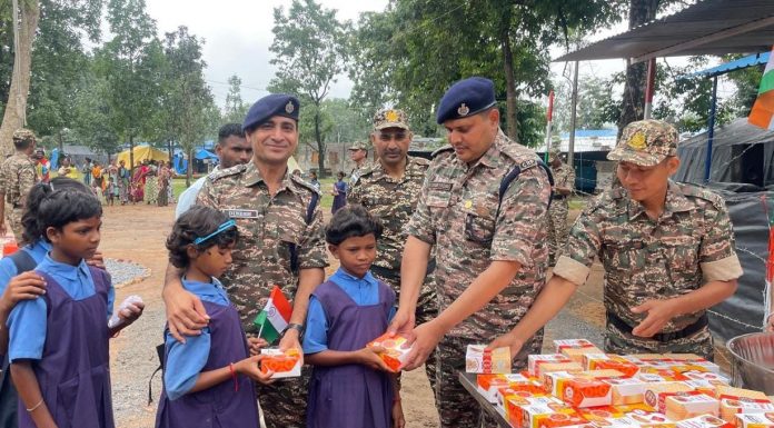 आज़ादी के बाद पहली बार बस्तर के 29 गांवों में शान से लहराया तिरंगा