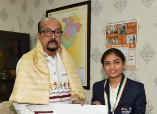 राष्ट्रपति पुरस्कार से सम्मानित एनएसएस की छात्रा लेखनी साहू ने राज्यपाल से की सौजन्य भेंट