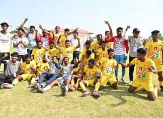 फुटबॉल में छत्तीसगढ़ को रजत पदक : फाइनल में कड़े मुकाबले में पश्चिम बंगाल से 0-1 से मिली हार