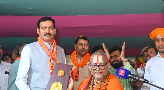 नक्सल प्रभावित क्षेत्रों में उत्कृष्ट और निर्भीक पत्रकारिता के लिए अर्जुन पांडेय को श्रमजीवी गिल्ड फाउंडेशन ने किया सम्मानित