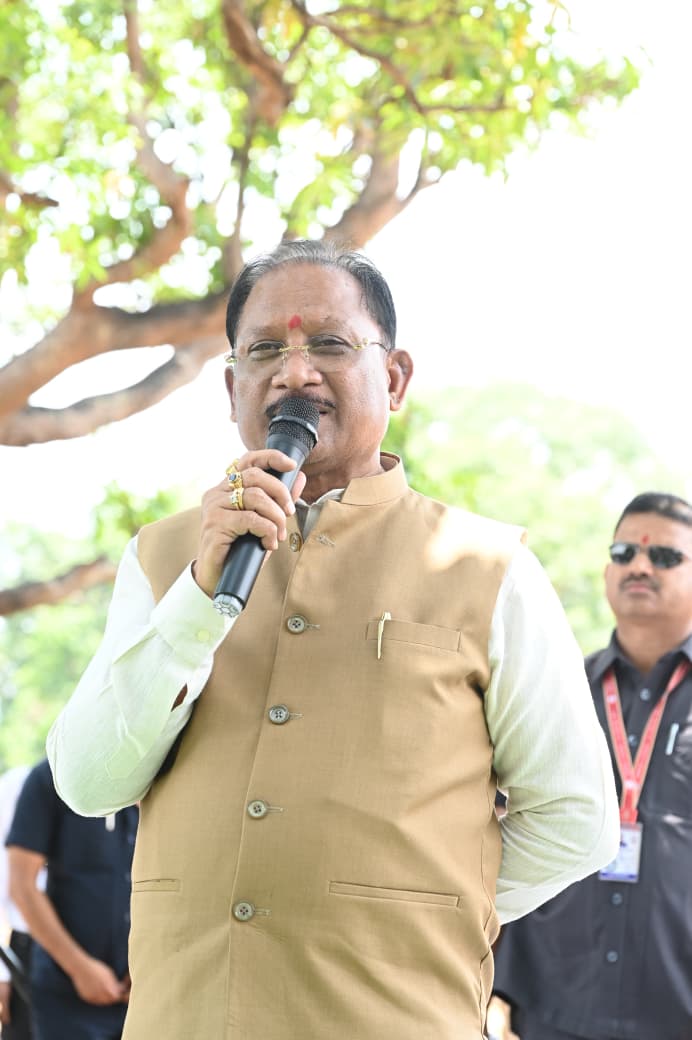 Chief Minister's *Chaupal* under the shade of a mango tree: Sat on a *khaat* (cot), listened to villagers, and provided on-the-spot solutions.