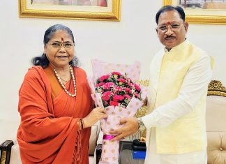 मुख्यमंत्री विष्णु देव साय से राष्ट्रीय पिछड़ा वर्ग आयोग की अध्यक्ष साध्वी निरंजन ज्योति ने की सौजन्य भेंट