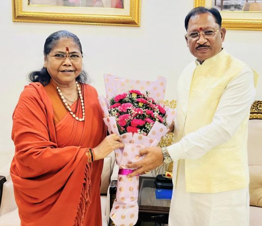 मुख्यमंत्री विष्णु देव साय से राष्ट्रीय पिछड़ा वर्ग आयोग की अध्यक्ष साध्वी निरंजन ज्योति ने की सौजन्य भेंट