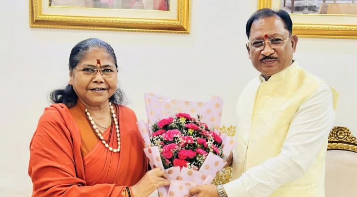 मुख्यमंत्री विष्णु देव साय से राष्ट्रीय पिछड़ा वर्ग आयोग की अध्यक्ष साध्वी निरंजन ज्योति ने की सौजन्य भेंट