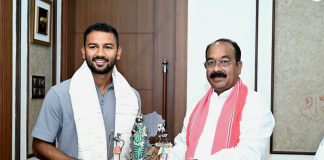 उप मुख्यमंत्री श्री अरुण साव से क्रिकेटर आयुष पाण्डेय ने की सौजन्य मुलाकात