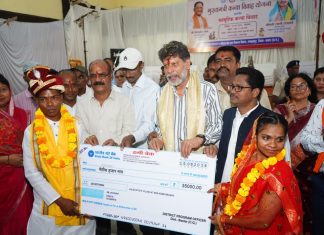 दो पुनर्वासित जोड़ों ने मुख्यमंत्री कन्या विवाह कार्यक्रम से दाम्पत्य जीवन की शुरुआत