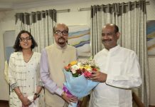 राज्यपाल श्री रमेन डेका ने किया लोकसभा अध्यक्ष श्री बिड़ला का आत्मीय स्वागत