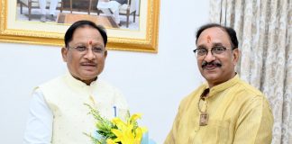 मुख्यमंत्री से छत्तीसगढ़ योग आयोग के नवनियुक्त अध्यक्ष श्री संजय अग्रवाल ने की सौजन्य मुलाकात
