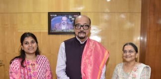 राज्यपाल श्री डेका से सुप्रीम कोर्ट में छत्तीसगढ़ की स्टैंडिंग काउंसिल सुश्री जैन ने की सौजन्य भेंट