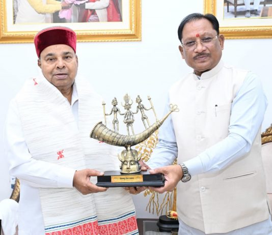 मुख्यमंत्री श्री विष्णुदेव साय से कर्नाटक के राज्यपाल श्री थावरचंद गहलोत ने की सौजन्य भेंट