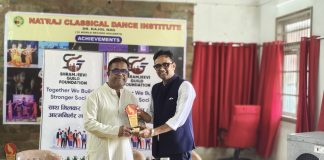 पार्षद राजेश गुप्ता ने प्रतिभागियों का किया सम्मान