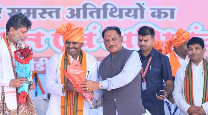 मुख्यमंत्री श्री विष्णुदेव साय ने बम्हनीडीह के विकास की नई यात्रा का किया शुभारंभ